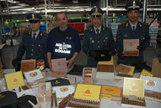 The Finance Guard (Guardia di Finanza) seized a cargo of more than one ton of counterfeit cigars at the Fiumicino airport of Rome  